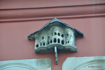Eyüp, Şah Sultan Külliyesi Üzerindeki Kuş Evi