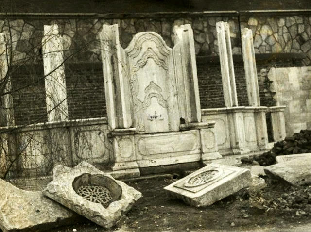 Mehmet Emin Ağa Sebili Yerine Henüz Monte Edilmeden Evvel