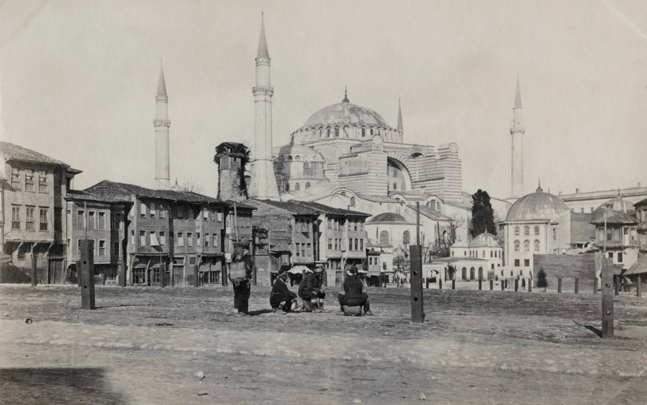1872